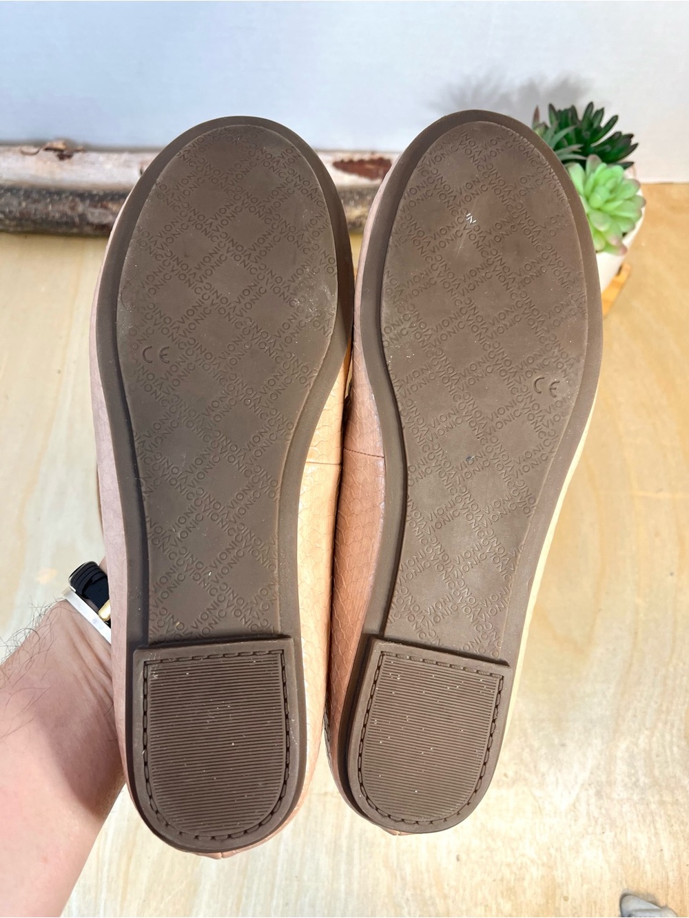 Vionic Julieta Tan Scalloped Leather Ballet Flats Size 8 - Picture 8 of 12